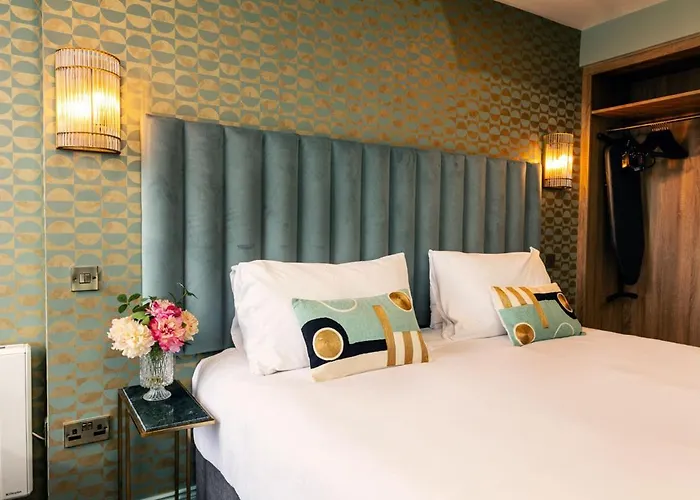 The Ferryman Townhouse Hotel