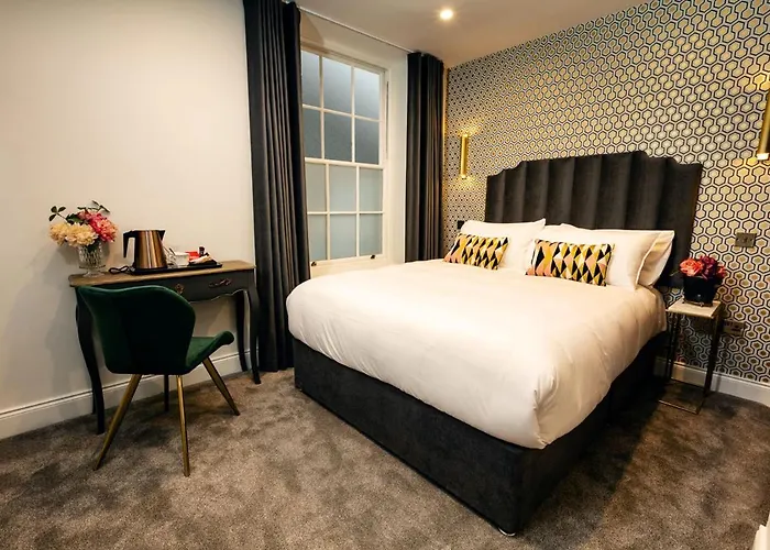 The Ferryman Townhouse Hotel 2*