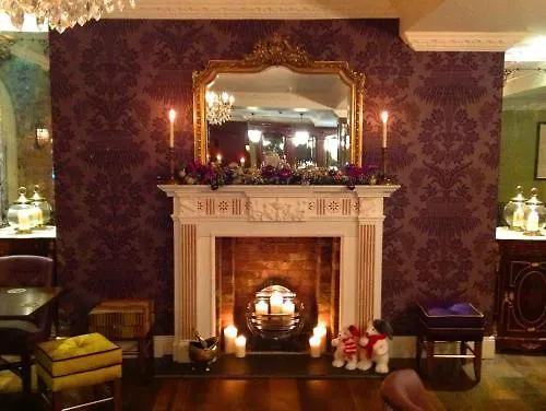 The Ferryman Townhouse Hotel