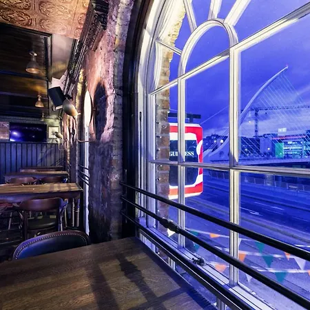 The Ferryman Townhouse 2*