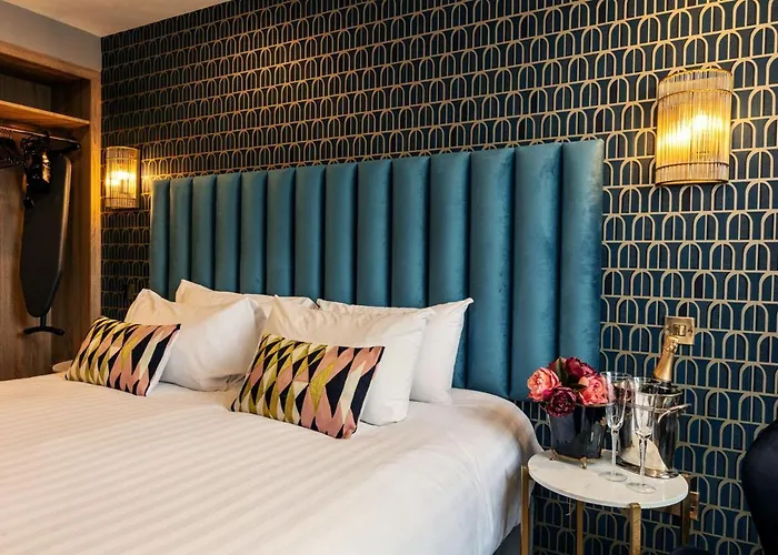 The Ferryman Townhouse Отель 2*