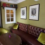 The Ferryman Townhouse 2* Dublin