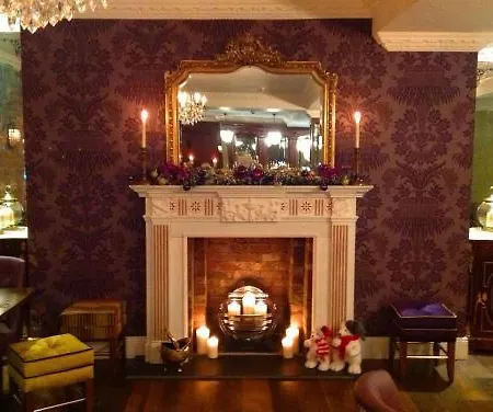 The Ferryman Townhouse Hotel