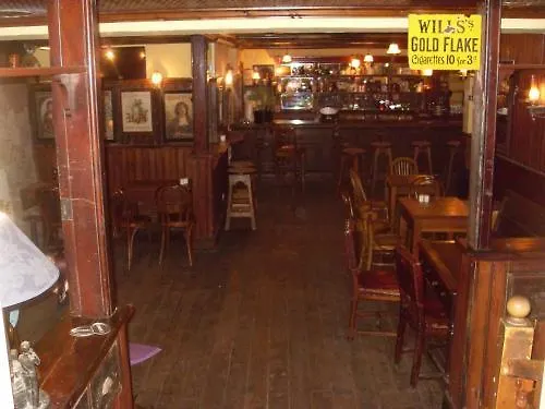 The Ferryman Townhouse Hotel 2*